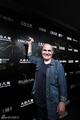 组图：《人山人海》答谢酒会  评审助阵气场足