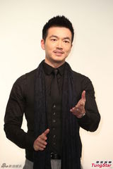 组图：《满月酒》归亚蕾再演“柜儿母”