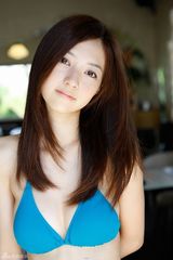 组图：逢泽丽奈夏日写真比基尼秀身材