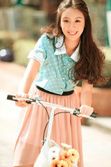 组图：程砚秋清新写真 甜美可爱青春无敌