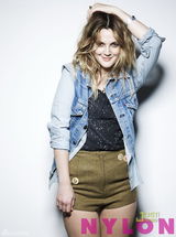 幻灯图集：德鲁-巴里摩尔最新杂志写真 熟女也癫狂