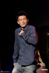 组图：陈冠希现身京城任表演嘉宾 艳照门曾一度迷失