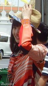 组图：张翰郑爽被拍甜蜜同游泰国恋情曝光