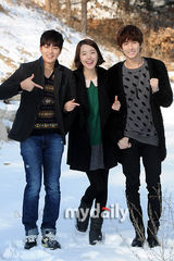 组图：韩剧《明艳动人的她》公开拍摄现场