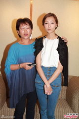 组图：周永恒赵颂茹出席身心创伤治疗会活动