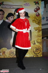 组图：《名媛望族》剧组齐聚宣传 杨怡压力大长痘