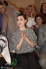 组图：米兰时装周宋佳首秀 干练造型大气脱俗