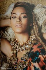 组图：碧昂斯巡演造型设计 女王气场烈焰红唇