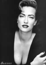 组图：约翰尼-德普与第五任女友帕提斯(1993-1994)