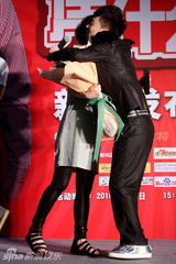 幻灯图集：陈子嘟新书发布 稿酬将全部捐些慈善总会