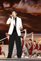 组图：甘婷婷戚薇等亮相安徽春晚特别板块献唱