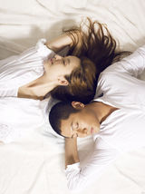 组图：张俪任重七夕情侣写真 祝福天下有情人