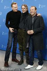 高清组图：《商海通牒》发布 影帝凯文-史派西亮相