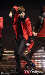 组图：华人男团M4M韩国出道 四成员揭神秘面纱