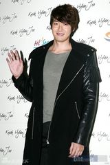 组图：朴寒星洪秀雅徐仁英等众星时尚亮相服装秀