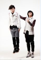 组图：蘑菇兄弟发搞笑写真被网友调侃