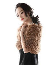 组图：杨蓉杂志大片曝光 小家碧玉蜕变轻熟女