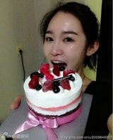 组图：好声音那英组冠军萱萱美艳私照 红唇性感