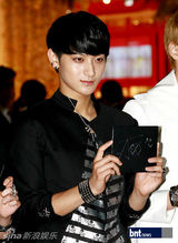 组图：韩团EXO首尔合体举办新碟粉丝签名会