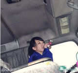 组图：清纯美女司机走红网络 相貌清秀酷似Hebe