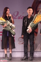 组图：梁博现身白婧发片会 闭口不谈李代沫