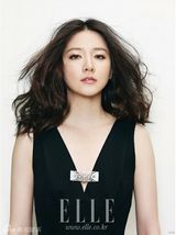 组图：李英爱拍时尚大片 深V装性感成熟魅惑