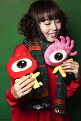 组图：家常萝莉张佳宁 新妆变身圣诞精灵