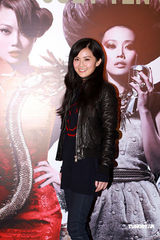 幻灯：容祖儿新专辑限量发行 幼时青涩照片曝光 