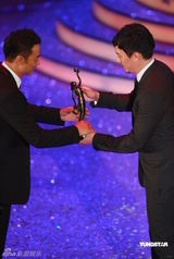 幻灯：香港金像奖现场 任达华凭《岁月神偷》获影帝