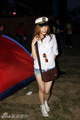 高清：迷笛音乐节第一天 观众激情美女众多