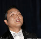 组图：鸟叔PSY亮相白宫晚宴 西装墨镜绅士风