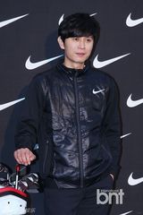 组图：洪秀儿吴智昊等出席活动展运动时尚