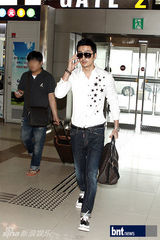 组图：韩星柳泰俊赴日本举行粉丝见面会