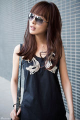 组图：李菲儿街拍LOOK热裤秀美腿