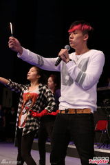 组图：高凌风之子彩排忆父落泪 前妻情绪崩溃