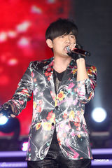 组图：林志玲献唱台北花博会 SHE与周杰伦接力开唱