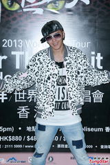 组图：罗志祥香港开唱 谭咏麟相挺当和事佬