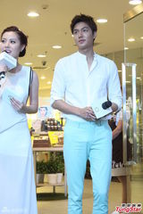 组图：韩星李敏镐上演神速变装 秀中文获赞许