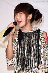 组图：“阿福”邓福如发片 张清芳黄磊献祝福