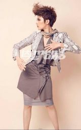 组图：尚雯婕为男装杂志拍大片 清爽造型优雅魅惑