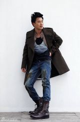 组图：蒋毅最新写真散发神秘迷人魅力