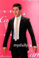 组图：尹恩惠韩彩英等出席手表品牌展示会