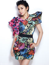 高清组图：黄奕全新写真曝光 时尚简约清新绽放