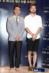 组图：众星捧场ULALASESSION林允泽婚礼