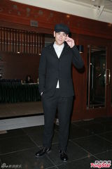 组图：洪金宝获胜拉头马 彭于晏现身支持带好运