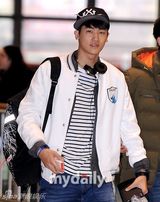 组图：帝国之子朴炯植赴日参加音乐剧演出
