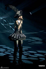 组图：郑秀文澳门开演双亲捧场 陈奂仁卢凯彤任嘉宾