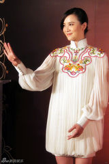 组图：小宋佳神秘现身哈尔滨 家乡亮相备受追捧