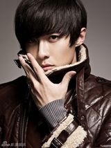 组图：台湾当红小生唐禹哲服饰大片 展秋冬新锐姿态