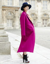 组图：许茹芸徜徉巴黎街头感受浪漫气息